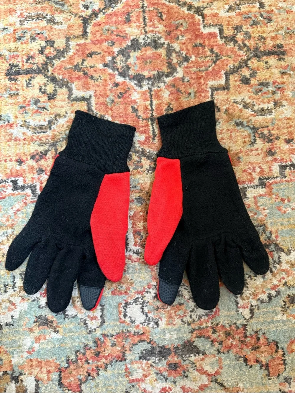 NC State Red & Black Touchscreen Gloves